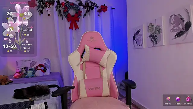 Snapshot of Lia_Petite1 chatting on 02/01/25, 11:48 Lia Petite1 online show from 02/01/25, 11:48