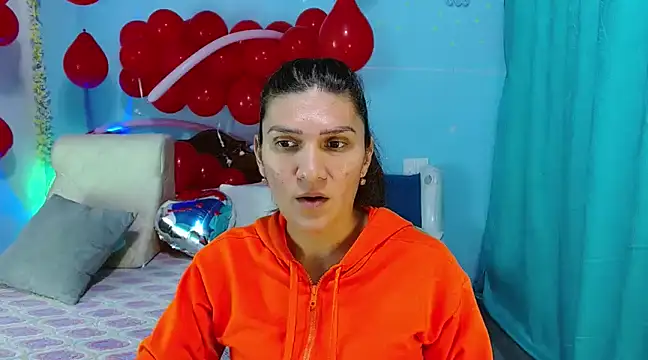 Snapshot of venus_swet_ chatting on 02/17/25, 02:20 venus swet online show from 02/17/25, 02:20