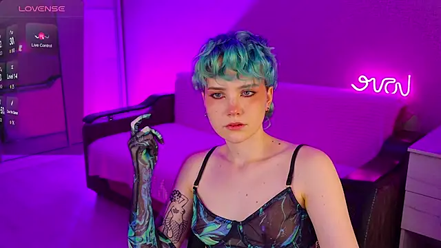 Snapshot of School_Love chatting on 12/03/24, 01:10 School Love online show from 12/03/24, 01:10