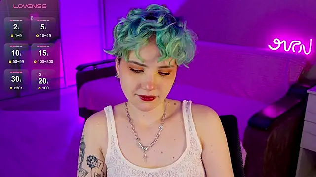 Snapshot of School_Love chatting on 01/05/25, 04:16 School Love online show from 01/05/25, 04:16