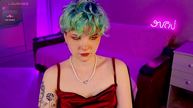 Snapshot of School_Love chatting on 01/09/25, 04:17 School Love online show from 01/09/25, 04:17