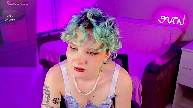 Snapshot of School_Love chatting on 01/16/25, 04:18 School Love online show from 01/16/25, 04:18