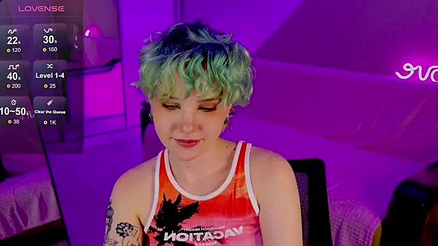 Snapshot of School_Love chatting on 01/22/25, 04:12 School Love online show from 01/22/25, 04:12