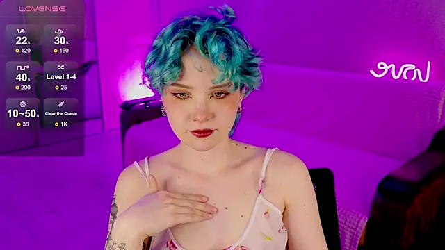 Snapshot of School_Love chatting on 02/10/25, 01:11 School Love online show from 02/10/25, 01:11