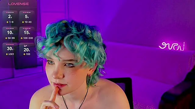 Snapshot of School_Love chatting on 02/19/25, 04:11 School Love online show from 02/19/25, 04:11