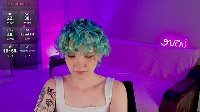 Snapshot of School_Love chatting on 02/23/25, 01:10 School Love online show from 02/23/25, 01:10