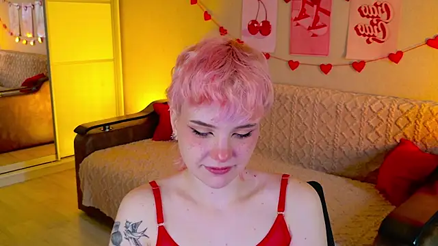 Snapshot of School_Love chatting on 09/28/25, 11:26 School Love online show from 09/28/25, 11:26