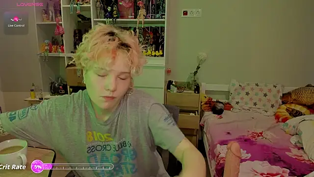 School Love online show from 11/30/25, 07:12