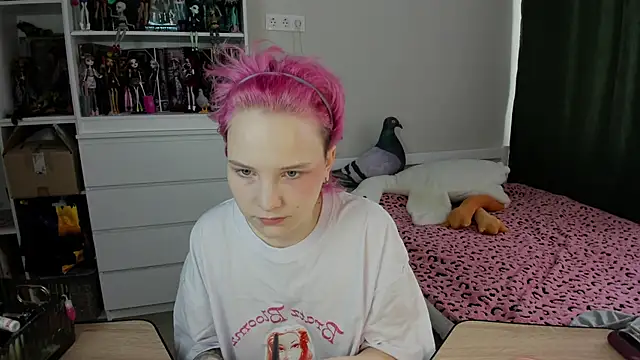 School Love online show from 03/01/26, 07:10