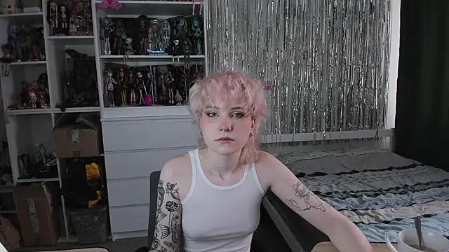 School Love online show from 03/26/26, 07:03