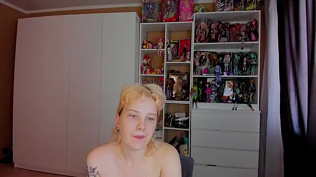School Love online show from 07/12/26, 08:16