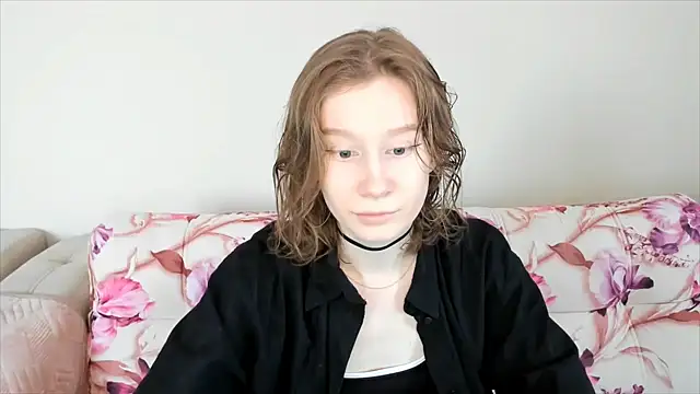 Snapshot of EnigmaSee chatting on 12/23/24, 08:33 EnigmaSee online show from 12/23/24, 08:33