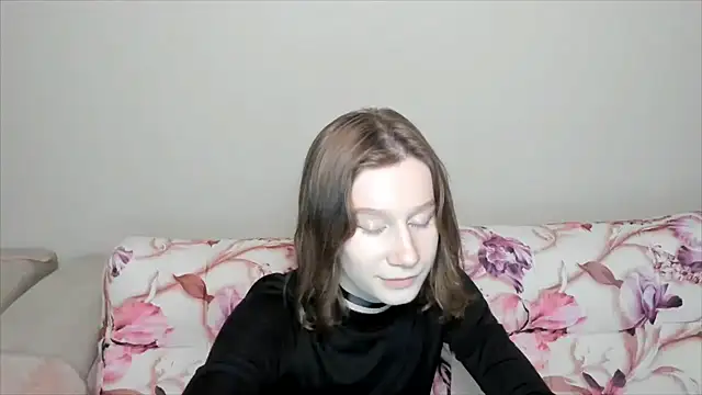 Snapshot of EnigmaSee chatting on 01/04/25, 11:22 EnigmaSee online show from 01/04/25, 11:22