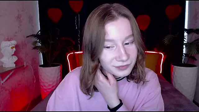 Snapshot of EnigmaSee chatting on 03/10/25, 04:49 EnigmaSee online show from 03/10/25, 04:49