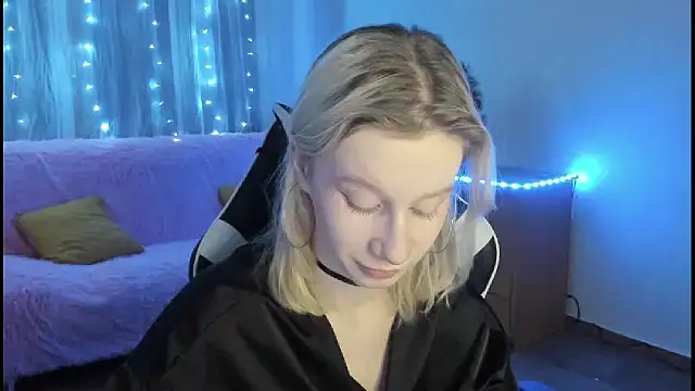 EnigmaSee online show from 12/21/25, 01:13