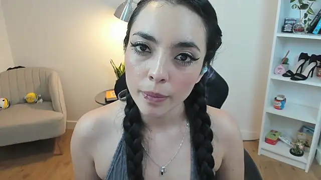  BellaEvans  online show from 03/05/25, 12:00