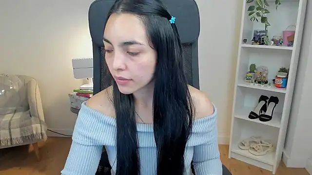 Snapshot of _BellaEvans_ chatting on 06/01/26, 04:47 BellaEvans online show from 06/01/26, 04:47