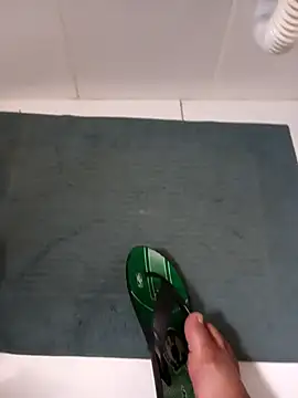 Snapshot of lobomisterioso13 chatting on 12/23/24, 10:32 lobomisterioso13 online show from 12/23/24, 10:32