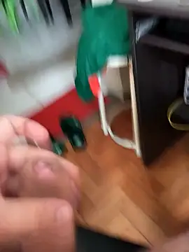 Snapshot of lobomisterioso13 chatting on 01/06/25, 02:03 lobomisterioso13 online show from 01/06/25, 02:03