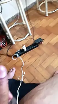 Snapshot of lobomisterioso13 chatting on 02/19/25, 02:01 lobomisterioso13 online show from 02/19/25, 02:01