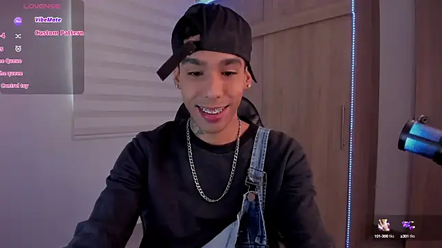 Snapshot of aldrinwhite chatting on 01/22/25, 02:56 aldrinwhite online show from 01/22/25, 02:56