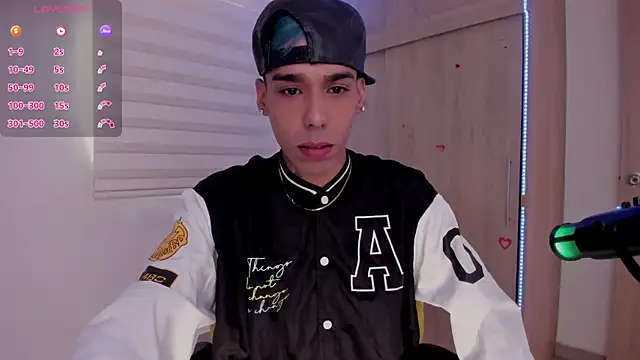 Snapshot of aldrinwhite chatting on 03/13/25, 04:12 aldrinwhite online show from 03/13/25, 04:12