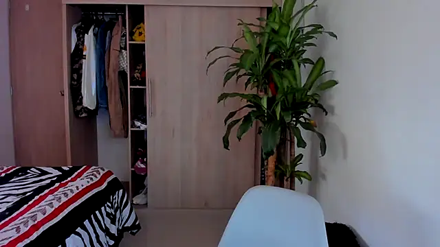 aldrinwhite online show from 12/22/25, 06:16