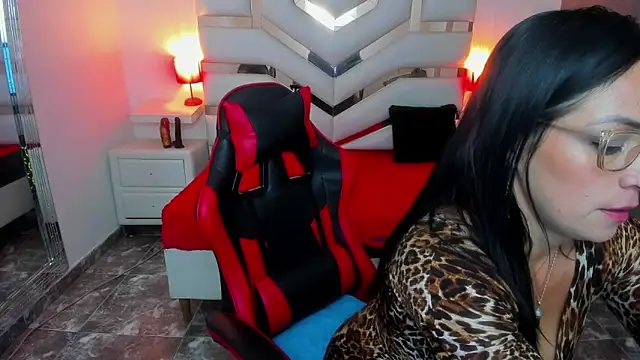 KateTompson  online show from 09/09/25, 12:48