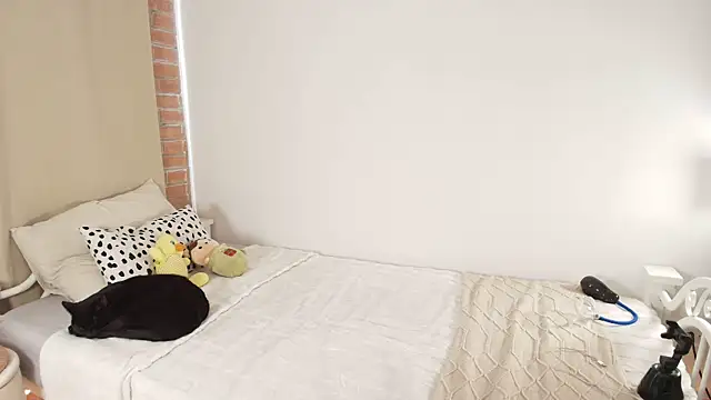 Snapshot of saribelcute chatting on 05/15/26, 06:26 saribelcute online show from 05/15/26, 06:26