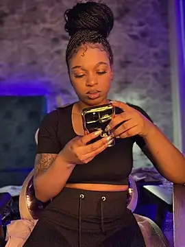 Melany Williams online show from 02/03/26, 01:05