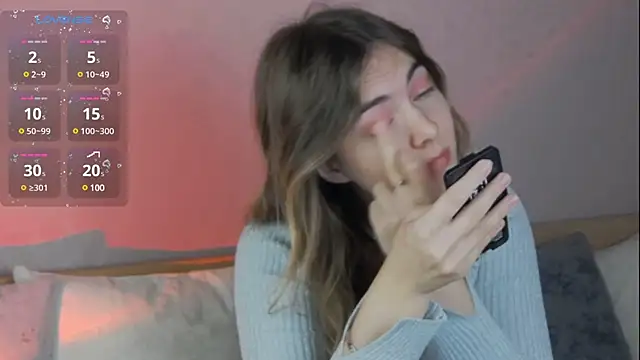 chloi hes online show from 12/10/24, 11:43