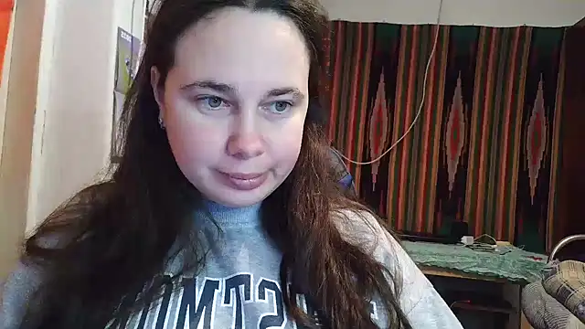 Snapshot of Cora_Maro chatting on 10/18/25, 11:55 Cora Maro online show from 10/18/25, 11:55