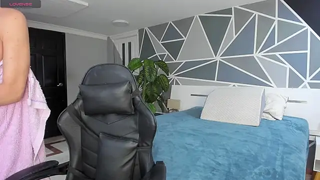 charolbruce 1 online show from 03/19/25, 11:50