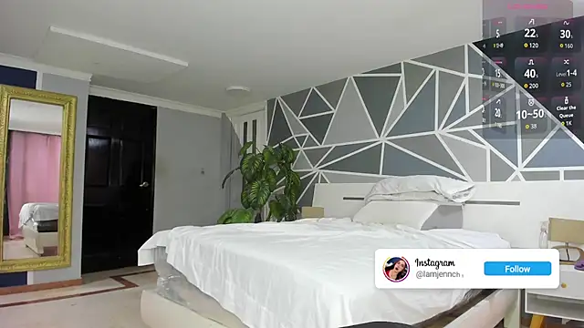 charolbruce 1 online show from 10/08/25, 12:03