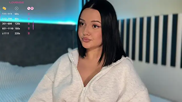 Li Amelie  online show from 12/04/25, 03:32