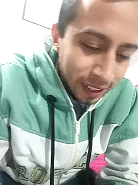 Snapshot of Mich_Stev9524 chatting on 11/16/25, 03:12 Mich Stev9524 online show from 11/16/25, 03:12