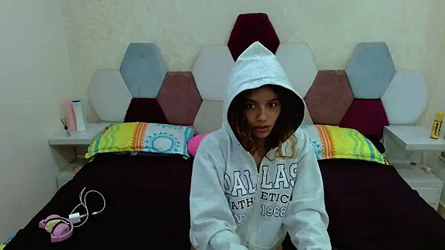 charlotte 0309 online show from 03/06/25, 04:08