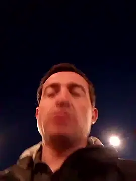 Snapshot of openlegsforyou chatting on 09/29/25, 04:39 openlegsforyou online show from 09/29/25, 04:39