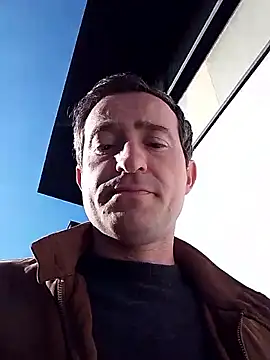 Snapshot of openlegsforyou chatting on 10/18/25, 08:37 openlegsforyou online show from 10/18/25, 08:37