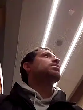 Snapshot of openlegsforyou chatting on 11/07/25, 04:34 openlegsforyou online show from 11/07/25, 04:34