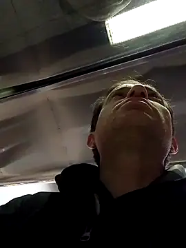 Snapshot of openlegsforyou chatting on 11/17/25, 05:35 openlegsforyou online show from 11/17/25, 05:35