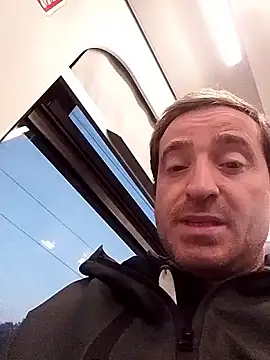 Snapshot of openlegsforyou chatting on 11/19/25, 06:13 openlegsforyou online show from 11/19/25, 06:13