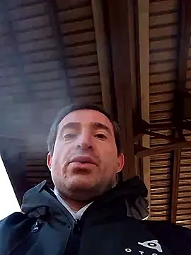 Snapshot of openlegsforyou chatting on 11/28/25, 07:33 openlegsforyou online show from 11/28/25, 07:33