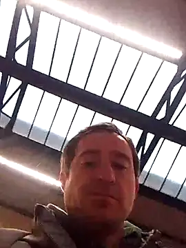 Snapshot of openlegsforyou chatting on 12/04/25, 07:06 openlegsforyou online show from 12/04/25, 07:06