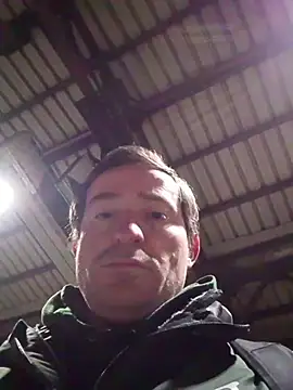 Snapshot of openlegsforyou chatting on 12/16/25, 03:44 openlegsforyou online show from 12/16/25, 03:44