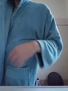 Snapshot of openlegsforyou chatting on 02/13/26, 08:43 openlegsforyou online show from 02/13/26, 08:43