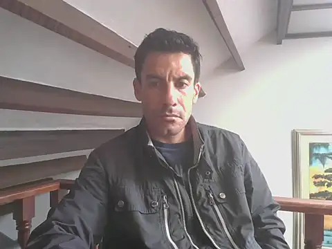 Snapshot of elkike1980 chatting on 04/30/26, 02:12 elkike1980 online show from 04/30/26, 02:12