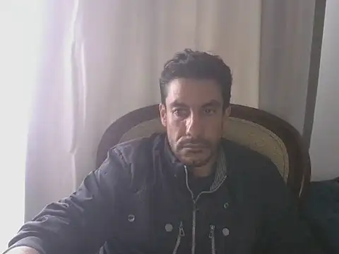 Snapshot of elkike1980 chatting on 05/07/26, 02:33 elkike1980 online show from 05/07/26, 02:33