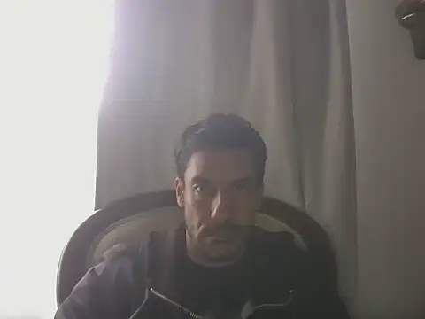 Snapshot of elkike1980 chatting on 05/08/26, 03:50 elkike1980 online show from 05/08/26, 03:50