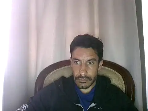 Snapshot of elkike1980 chatting on 05/11/26, 02:45 elkike1980 online show from 05/11/26, 02:45